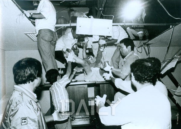 487d9eaa8a64d2f7239886545f48562a_1582362608_35.jpg 사회를 뒤흔드는 역대 사이비종교들