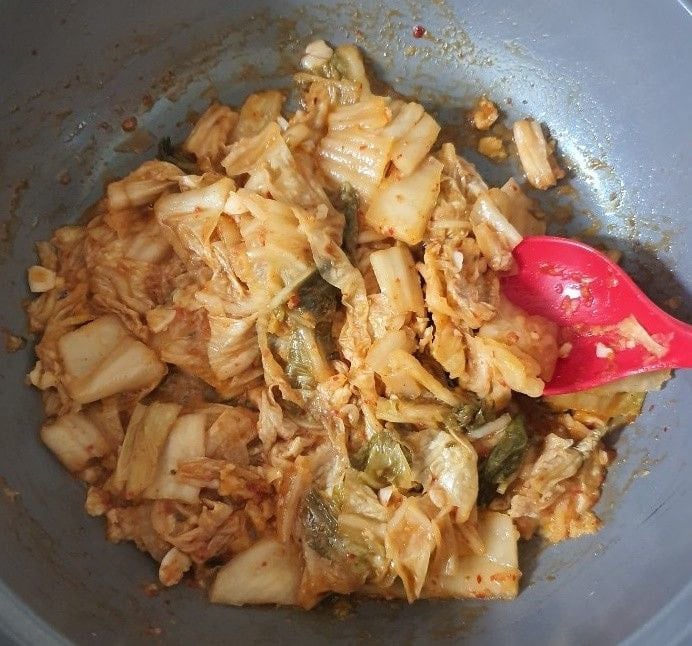 ILdJJ.jpg 김치찌개 맛집 사장님이 가르쳐 준 김치찌개 끓이는 방법.jpg