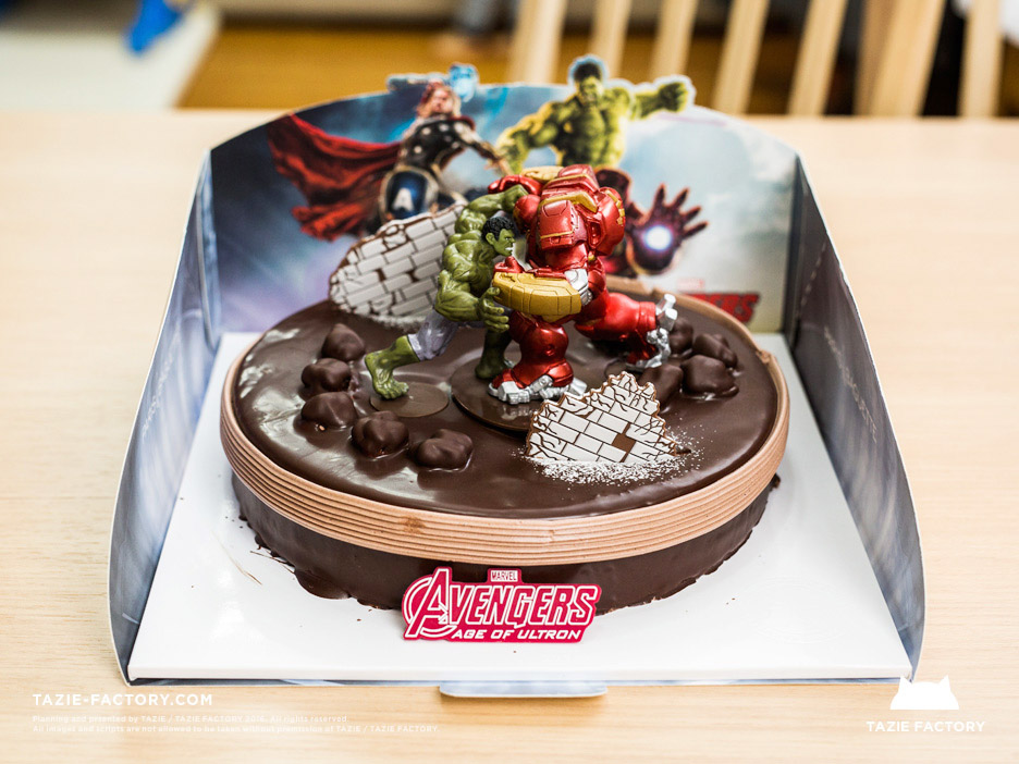 03.jpg pic)아들생일이라 구입한 케잌