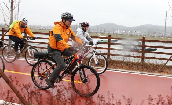 25.JPG 역대 한국 정치인 中 능력치 만렙 甲 한국 역대 대통령 중 능력치 만렙 甲 이명박 출소를 기대하며 만능맨 이명박 짤 모음...