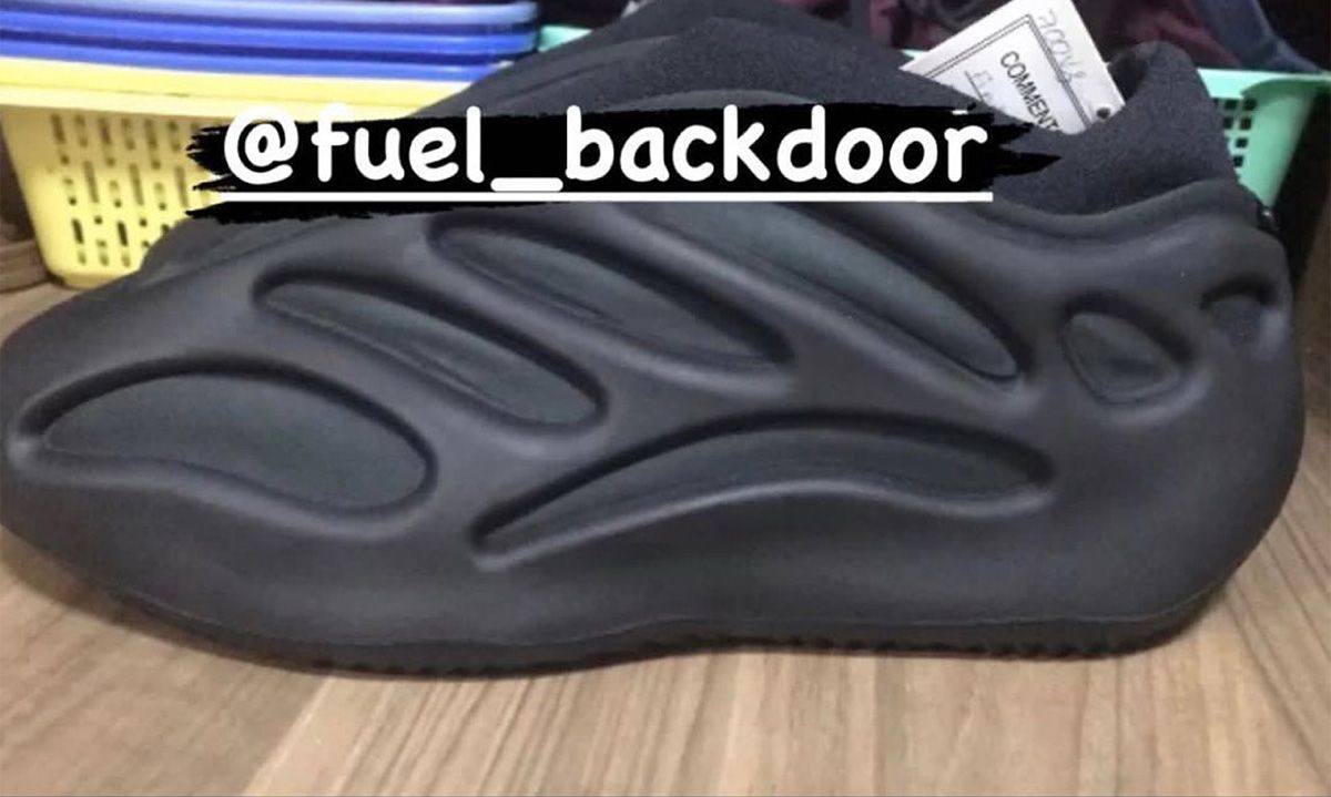 Yeezy 700 V4 忥é¿è¿æ ·ï¼å°åºè¿è½ä¸è½åå®ï¼ çéèµè®¯ FLIGHTCLUB䏿ç«|SNEAKERçéèµè®¯ç¬¬ä¸ç«