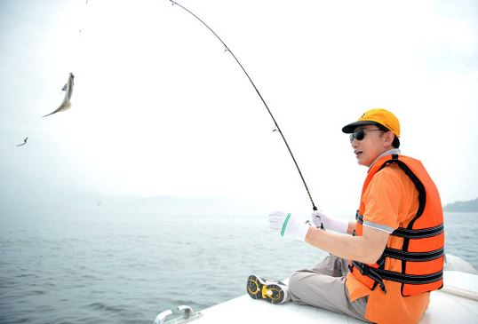 48.JPG 역대 한국 정치인 中 능력치 만렙 甲 한국 역대 대통령 중 능력치 만렙 甲 이명박 출소를 기대하며 만능맨 이명박 짤 모음...