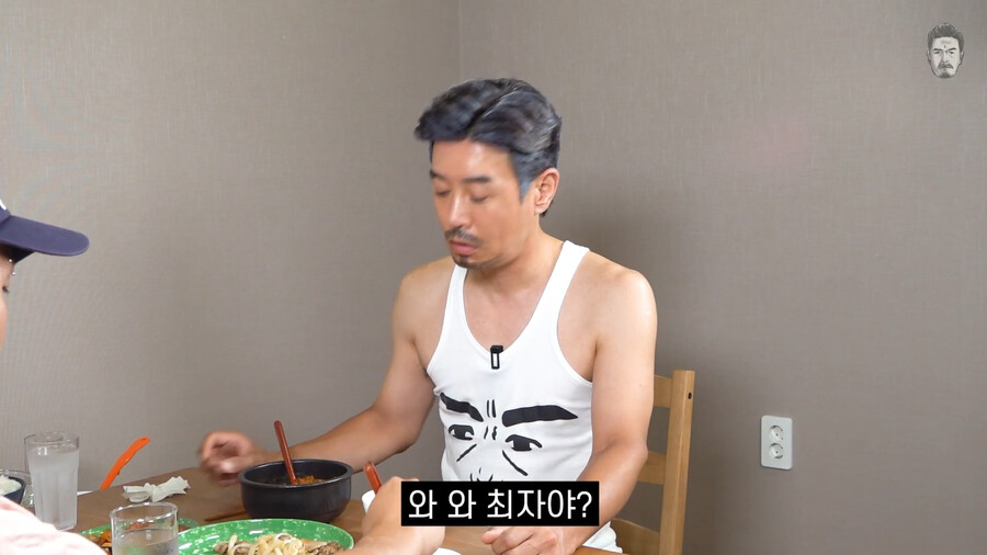 img/23/08/19/18a0e1b56d5175cc.png 최자 이름 유래듣고 못믿겠다며 바지 까보라는 김대희 근황 ㄷㄷㄷ..JPG